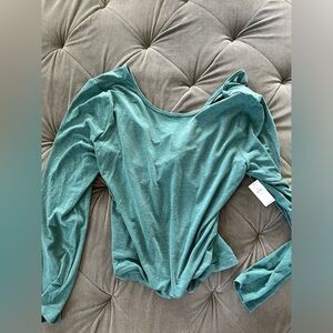 Gap size xl workout shirt nwt